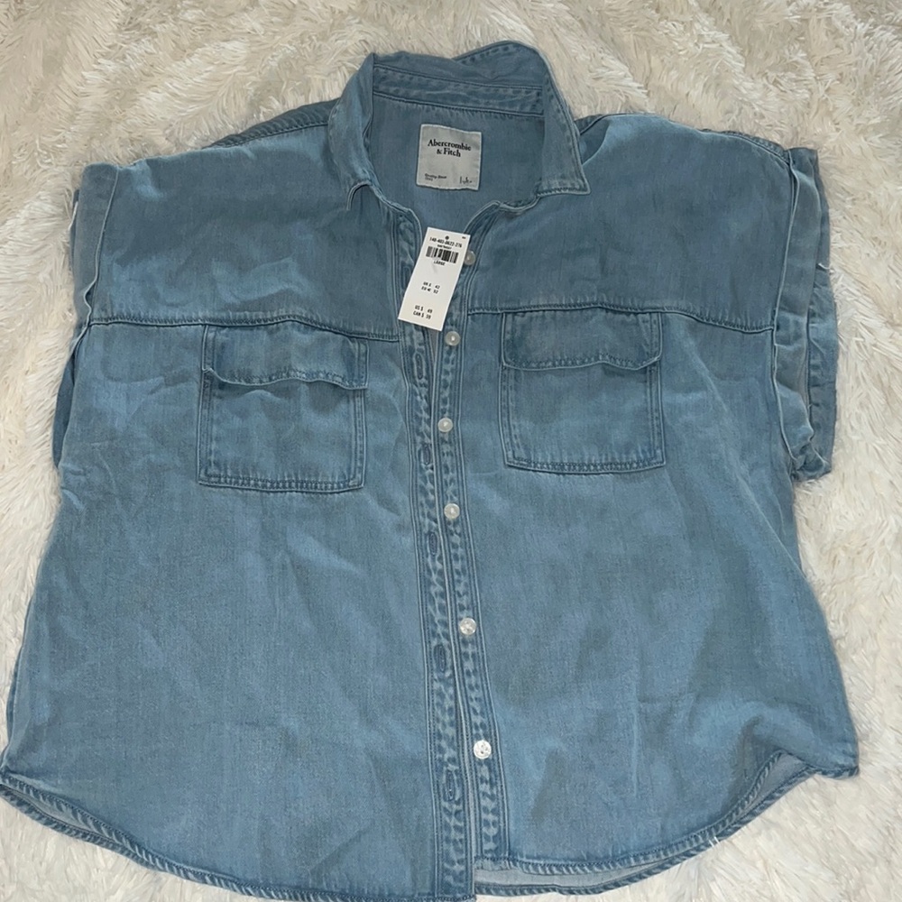 Abercrombie & Fitch Demin Button Down “Crop” Shirt